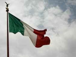 The upper chamber of the Italian Parliament has approved a draft law that declares a criminal offense to block roads and damage public property