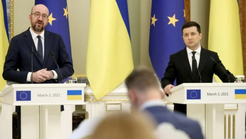 დახმარება