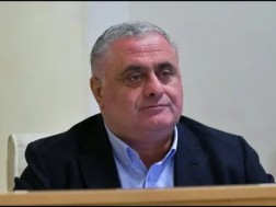ვიქტორ ჯაფარიძე: სააკაშვილმა მოინდომა მაჟორიტარებთან შეხვედრა, რომ შევედით შეხვედრაზე, გვითხრა, ისეთი ტყვიები მაქვს შემოტანილი, რვა თვე ფეხზე ვერ დადგებითო - ამას გვეუბნებოდა პრეზიდენტი დეპუტატებს