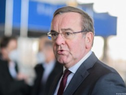 Spiegel: The German defense minister will not run for the position of chancellor