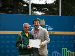 დედაქალაქის მერმა „თბილსერვის ჯგუფის“ თანამშრომლები დააჯილდოვა და ახალი სპეცტექნიკა დაათვალიერა