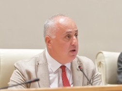 დიმიტრი ხუნდაძე: ჩორჩანას საგუშაგოს ეპიზოდი მინიმუმ უპასუხისმგებლობაა, მაგრამ ელფერი იმგვარი აქვს, რომ მხოლოდ უპასუხისმგებლობის საკითხი არ უნდა იყოს და სავარაუდოდ გამოიკვეთება განზრახ დანაშაულის ჩადენის ფაქტი