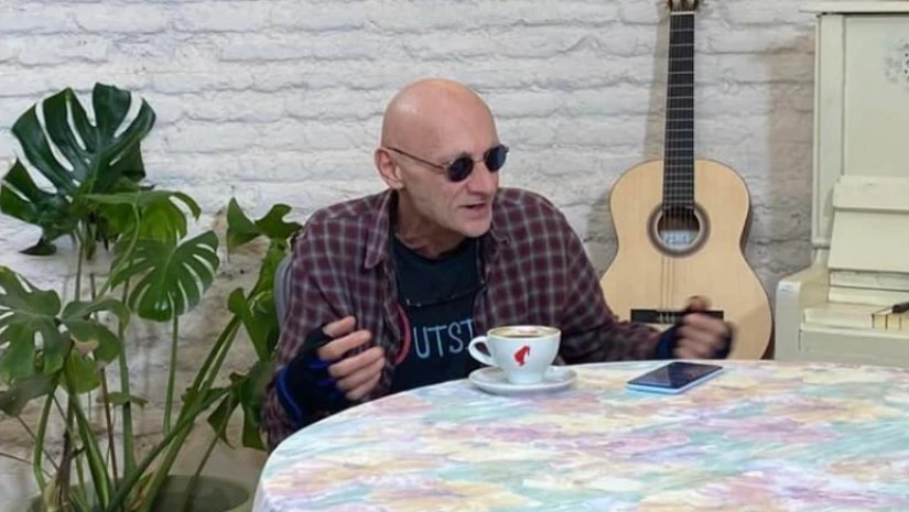 robi kuxianiZe robi kuxianiZe