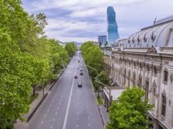 At the moment, traffic has been fully restored in the main square of Tbilisi - the demonstrators say that the rally will start at 19:00