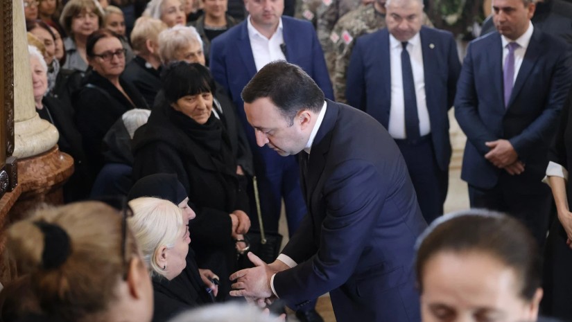 პრემიერი პანაშვიდზე პრემიერი პანაშვიდზე