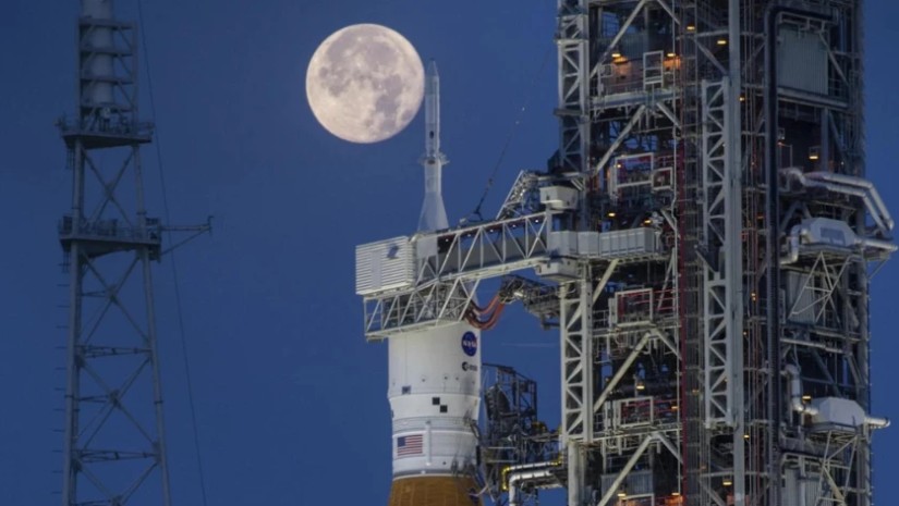 NASA-მ მთვარეზე პირველი პილოტირებული მისიის გაშვება 1 წლით გადადო