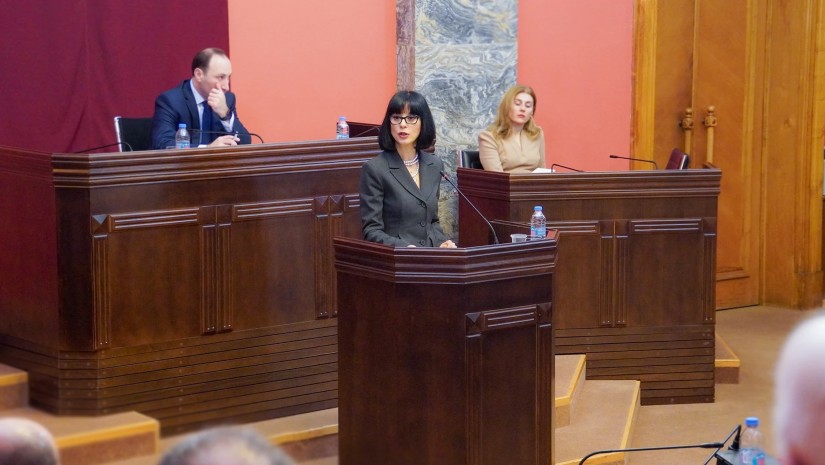 თეა ახვლედიანი