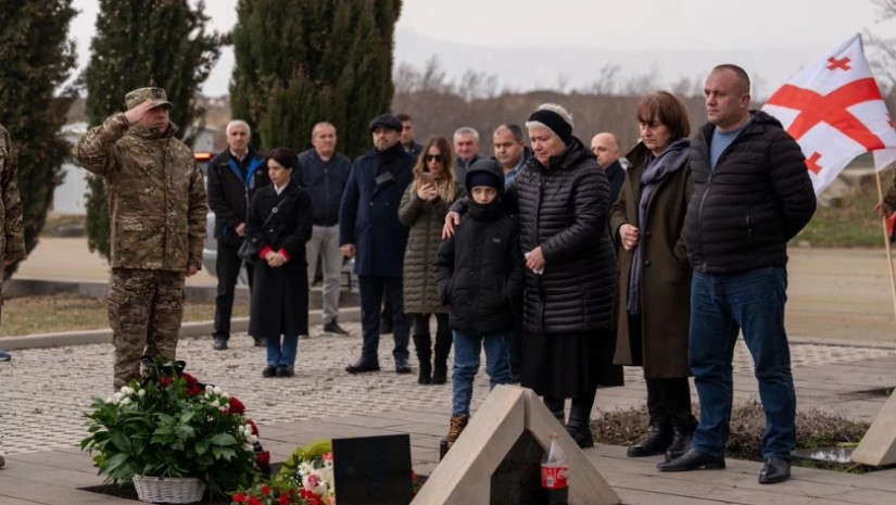 თავდაცვის ძალების წარმომადგენლებმა არჩილ ტატუნაშვილის ხსოვნას პატივი მიაგეს