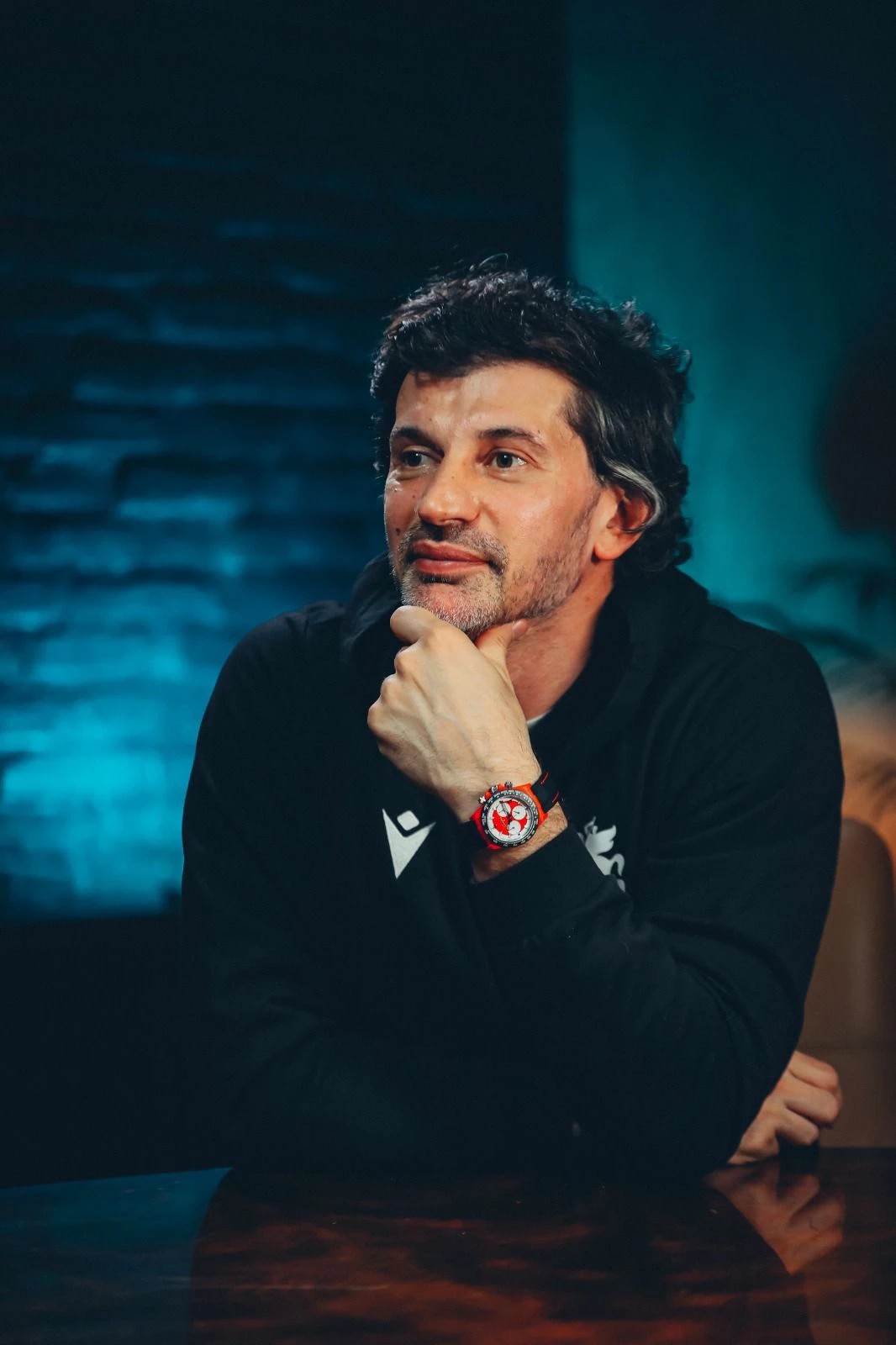 კახა კალაძე “DiW“-ის მიერ შექმნილ საათზე: "მაშინაც კი, როდესაც კლუბ „მილანთან“ ერთად დიდ საფეხბურთო ისტორიას ვწერდი, არცერთი წუთით არ გამიწყვეტია კავშირი ჩემს ქვეყანასთან"