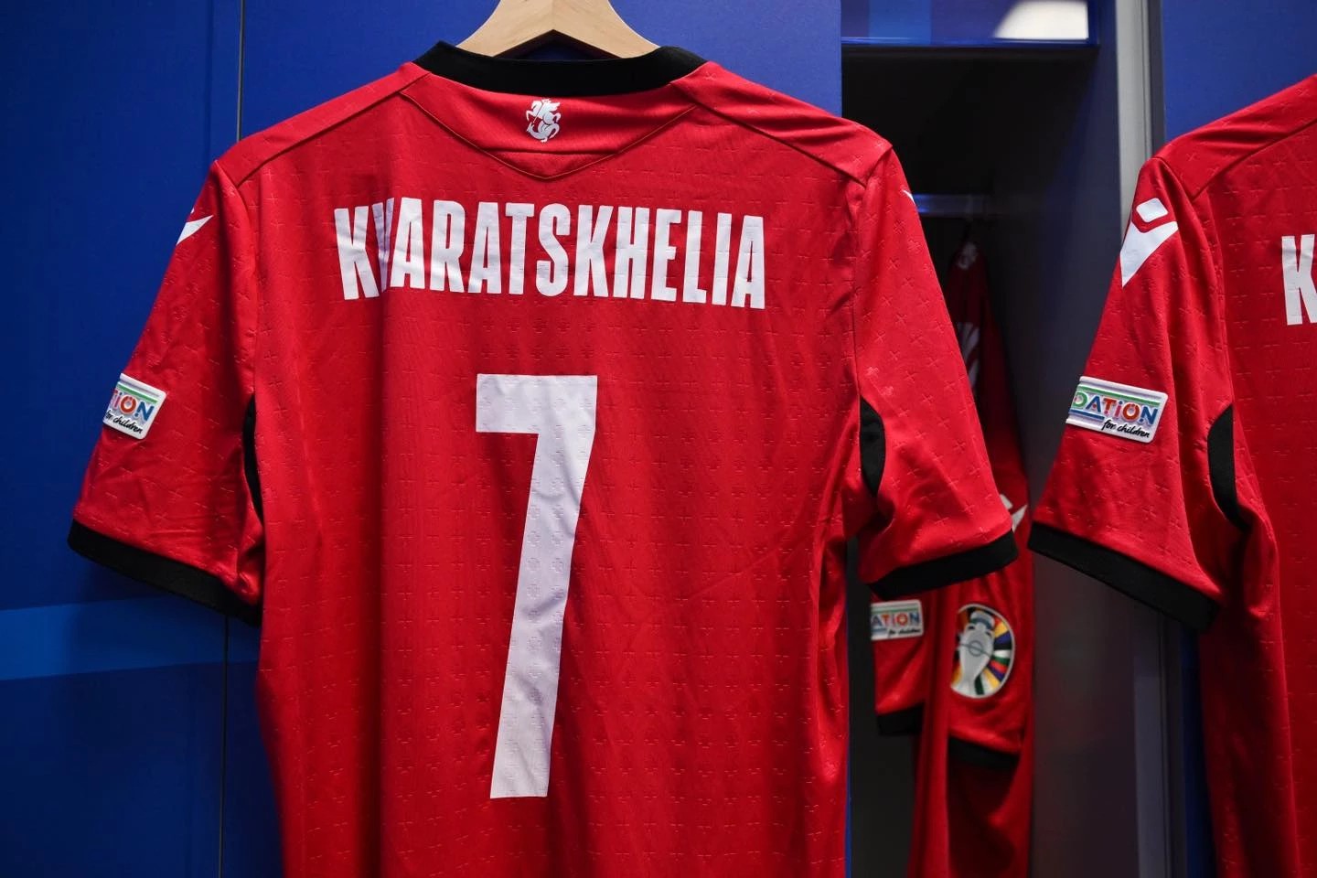 რა ფოტოებს აქვეყნებს ეროვნული ნაკრები გასახდელიდან