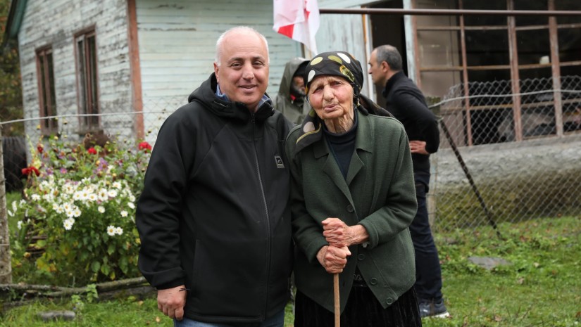 პარტია „ქართული ოცნება - დემოკრატიული საქართველო“ წინასაარჩევნო კამპანიის ფარგლებში დიმიტრი ხუნდაძე შეხვედრებს  დუშეთის მუნიციპალიტეტში აგრძელებს 