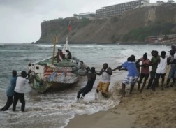 A boat was washed away in Africa, in which 30 dead bodies were found