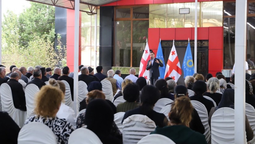 „ქართული ოცნების“ საარჩევნო კამპანიის ფარგლებში დელეგატი ზაურ დარგალი მარნეულის მუნიციპალიტეტის სოფლებში შეხვედრებს აგრძელებს 