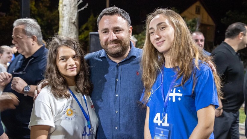 "პარტია „ქართული ოცნება - დემოკრატიული საქართველო“ წინასაარჩევნო კამპანიის ფარგლებში შეხვედრებს ხელვაჩაურის  მოსახლეობასთან  აგრძელებს