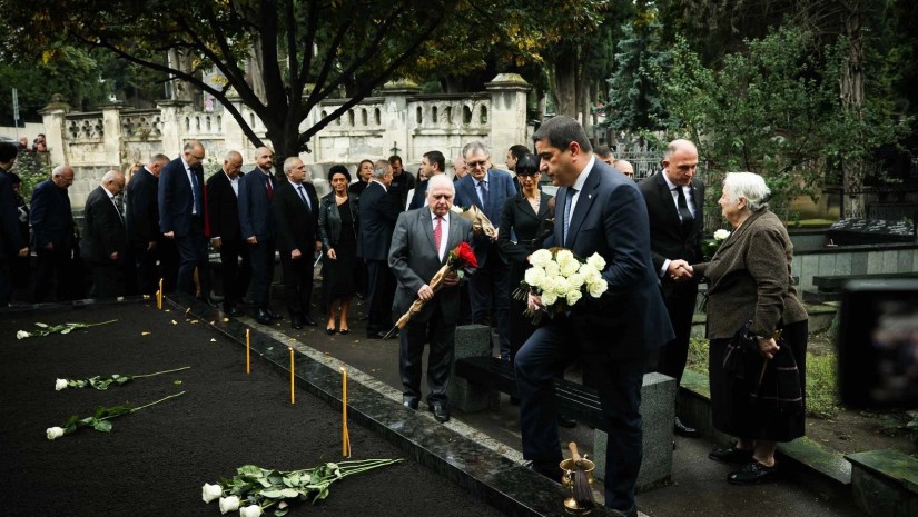 შალვა პაპუაშვილმა საქართველოს ეროვნული გმირის, ჟიული შარტავას ხსოვნას პატივი მიაგო 