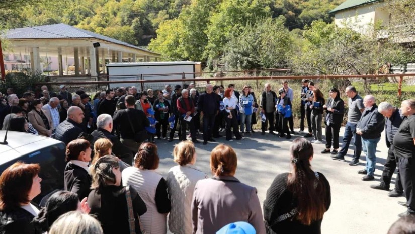 პარტია „ქართული ოცნება - დემოკრატიული საქართველოს“ წინასაარჩევნო კამპანიის ფარგლებში დიმიტრი ხუნდაძე შეხვედრებს დუშეთის მუნიციპალიტეტში აგრძელებს