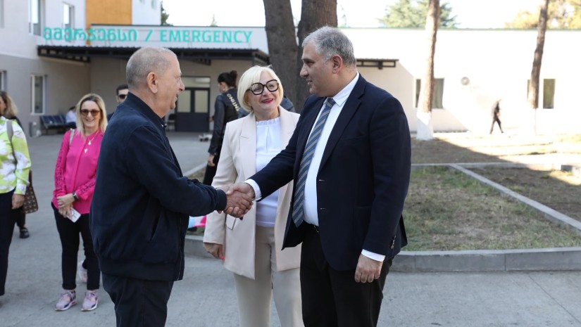 ჯანდაცვის მინისტრი  ბოლნისის ცენტრალური კლინიკის გახსნას დაესწრო