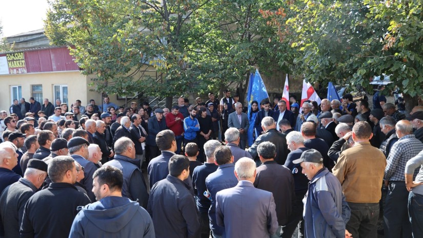 დავით შერაზადიშვილი: დარწმუნებული ვარ, 26 ოქტომბერს ჩვენ ერთად გავიმარჯვებთ და განვაგრძობთ მშვიდობიან განვითარებას - პარტია „ქართული ოცნება - დემოკრატიული საქართველო“ წინასაარჩევნო კამპანიის ფარგლებში შეხვედრებს ბოლნისში აგრძელებს