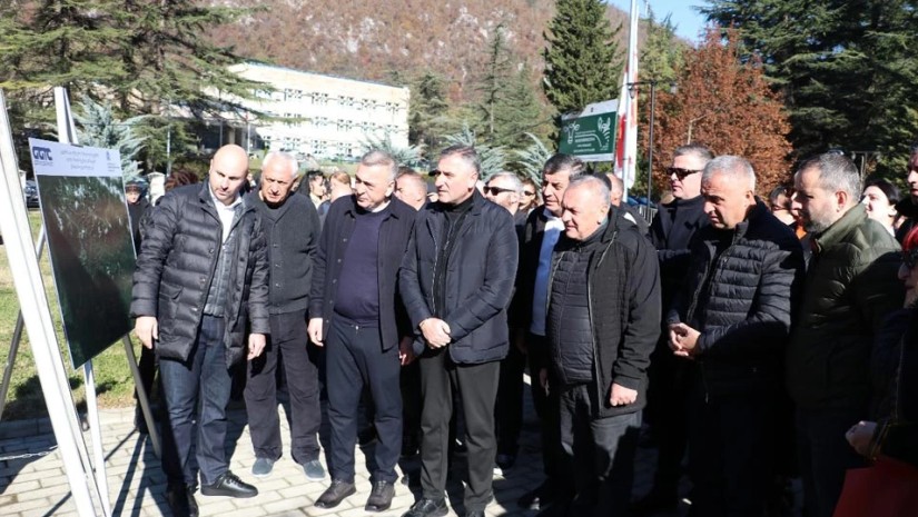 გაზიფიცირების სახელმწიფო პროგრამის ფარგლებში, ცაგერისა და ლენტეხის მუნიციპალიტეტებში 120 კმ. მკვებავი გაზსადენი შენდება გაზიფიცირების სახელმწიფო პროგრამის ფარგლებში, ცაგერისა და ლენტეხის მუნიციპალიტეტებში 120 კმ. მკვებავი გაზსადენი შენდება