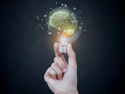 Why people confuse names when speaking - psychological explanation and reasons
