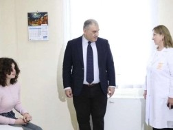 The Minister of Health met with patients diagnosed with diabetes and medical personnel in Gori