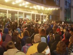 The protest moved from Chavchavadze Avenue to Public Broadcasting and Rustaveli Avenue.