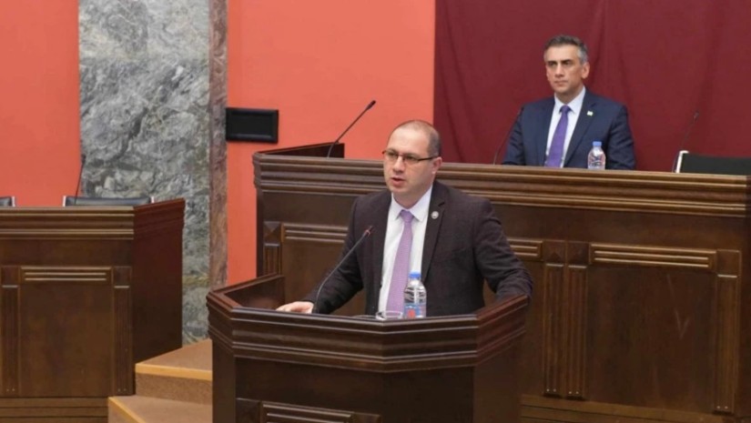 იურიდიულ საკითხთა კომიტეტმა „საარჩევნო კოდექსში“ ცვლილებები პირველი მოსმენით, დაჩქარებული წესით განიხილა