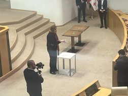 Ada Marshania declares that she does not support Mikheil Kavelashvili's candidacy and threw a blank paper into the ballot box.