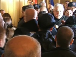ხმაური და დაპირისპირება ოზურგეთის საკრებულოში - ადგილზე პოლიცია გამოიძახეს