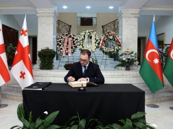 Davit Songhulashvili left a note in the condolence book opened at the Embassy of the Republic of Azerbaijan