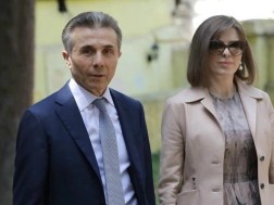 შობა ახლის დაბადებას ნიშნავს, გვჯერა, ჩვენ თვალწინ ახალი, დამოუკიდებელი, სუვერენული, ღირსეული საქართველო იბადება - ბიძინა და ეკატერინა ივანიშვილები საზოგადოებას შობას ულოცავენ