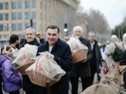 გიორგი ტყემალაძემ და საკრებულოს წევრებმა ალილოს მსვლელობაში მონაწილეობა მიიღეს