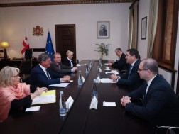 შალვა პაპუაშვილი ევროპის საბჭოს საპარლამენტო ასამბლეის მონიტორინგის კომიტეტის წევრებს, საქართველოს საკითხებში თანამომხსენებლებს შეხვდა