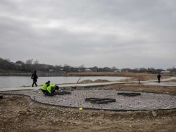 A recreational zone is being organized around the small lake of Gldani