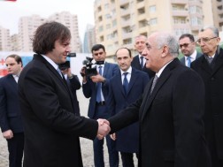 საქართველოსა და აზერბაიჯანის პრემიერ-მინისტრებმა ბაქოში დაათვალიერეს მიწის ნაკვეთი, სადაც საქართველოს საელჩოს შენობა აშენდება