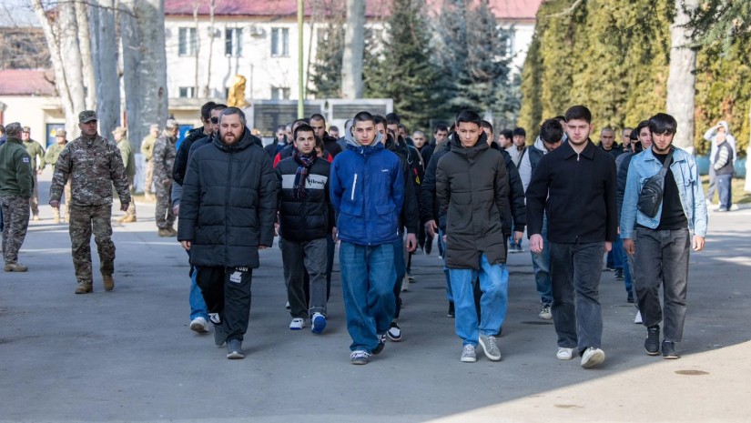 ეროვნულ სამხედრო სამსახურში საკუთარი სურვილით დარეგისტრირებულმა წვევამდელებმა გორის სამხედრო ჰოსპიტალში სამედიცინო შემოწმება გაიარეს
