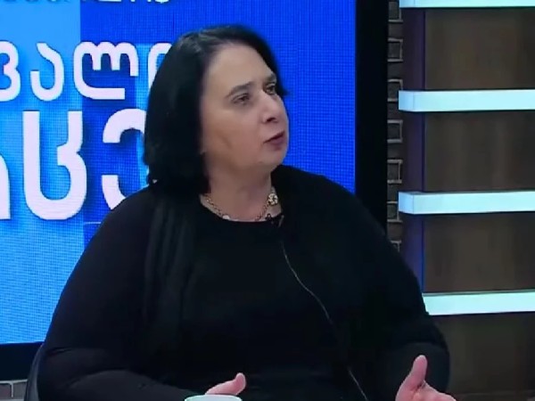 ნანა კაკაბაძე