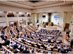 მედიის შესახებ კანონპროექტს დღეს პარლამენტში პირველი მოსმენით განიხილავენ