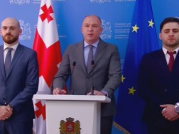 Levan Mgaloblishvili presented the Office of the Government of the Autonomous Republic of Abkhazia and the Minister of Education