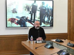 He was a prisoner who had a hand allocated outside the cage, sitting on the floor, he had wheels on the outside, tied up, he could not stand up, beaten and blooded, wrapped around his t -shirt and crying, he was in very poor condition - Giorgi Abdaladze