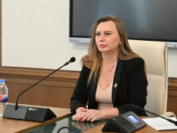მომაწოდეს ტექსტი, უნდა დაიზეპირო, ყოჩაღად ჩაწერო კამერასთან და ჩაგახუტებთ შვილებსო. ვცდილობ, ის განწყობა, რაც არ გამნელებია, საზოგადოებას თავზე არ მოვახვიო, მაგრამ ამ მორალურ წნეხს ტკივილის ინდიკატორი არ გააჩნია - ნათია გედენიძე