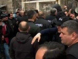 კოროხნალის მაღაროში ინსპექტირების პროცესი ხმაურის ფონზე დაიწყო - პროტესტის საინიციატივო ჯგუფის რამდენიმე მონაწილე სპეციალისტებს ობიექტზე შესვლის საშუალებას დღესაც არ აძლევდა