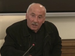 გულ-მკერდი გაკერილი იყო თივის საპრესი თოკით, ცარიელი ფუტლარი მოგვიყვანეს. ჩემმა მეუღლემ ამას ვეღარ გაუძლო და სიმწრისგან გაითიშა - „ნავთლუღის სპეცოპერაციისას“ მოკლულის მამა