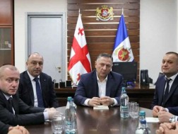 ვახტანგ გომელაურმა გურიის პოლიციის დეპარტამენტში სამუშაო თათბირი გამართა