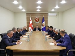 Vakhtang Gomelauri held a working meeting with the heads of the Adjara Police Department units