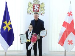 ანა ჭელიძე ნელი სალაძის მხატვრული ტანვარჯიშის რეგიონულ ტურნირის გამარჯვებულია