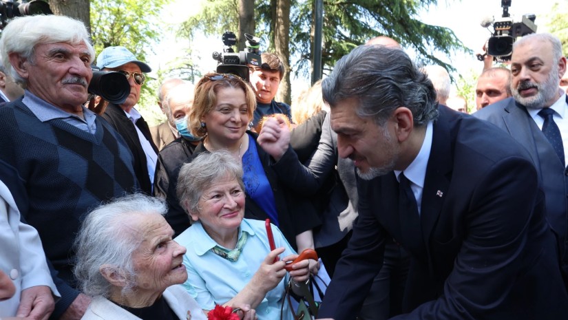 მიხეილ ყაველაშვილმა ვეტერანებს ფაშიზმზე გამარჯვების დღე მიულოცა მიხეილ ყაველაშვილმა ვეტერანებს ფაშიზმზე გამარჯვების დღე მიულოცა