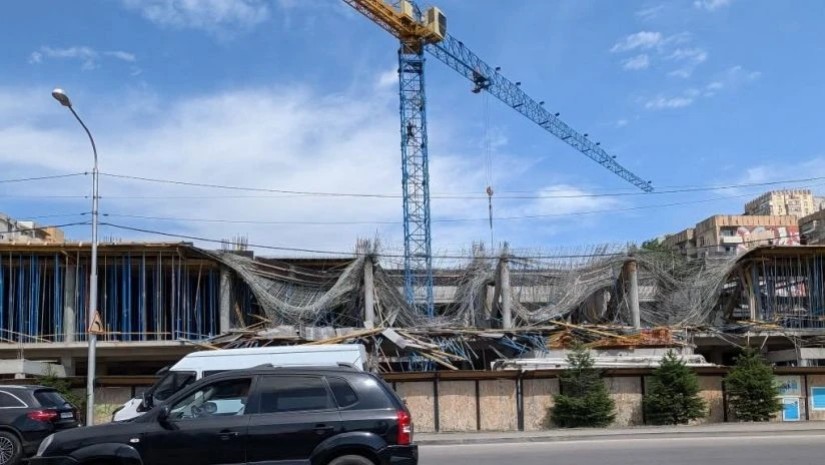 შენობა ჩამოინგრა