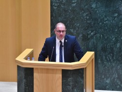 პარლამენტმა უმაღლეს სასწავლებლებში ქართული ენის სავალდებულო სწავლებასთან დაკავშირებული კანონპროექტი პირველი მოსმენით მიიღო