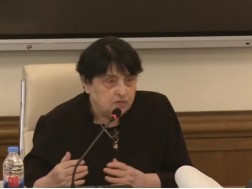 ჩემი შვილი საოპერაციო იყო და უნდა გაეყვანათ, მაგრამ მუხაძე ("ქილერა") უარს ამბობდა გაყვანაზე, ერთი თვე აწამა ამ ტკივილებით, არც "რეზბალნიციდან" გაუშვა - ნანა ქადაგიშვილი